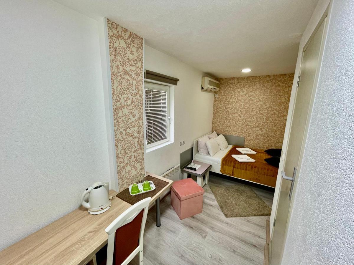 Apartmani Aleksandra U Centru Grada Kragujevac Esterno foto