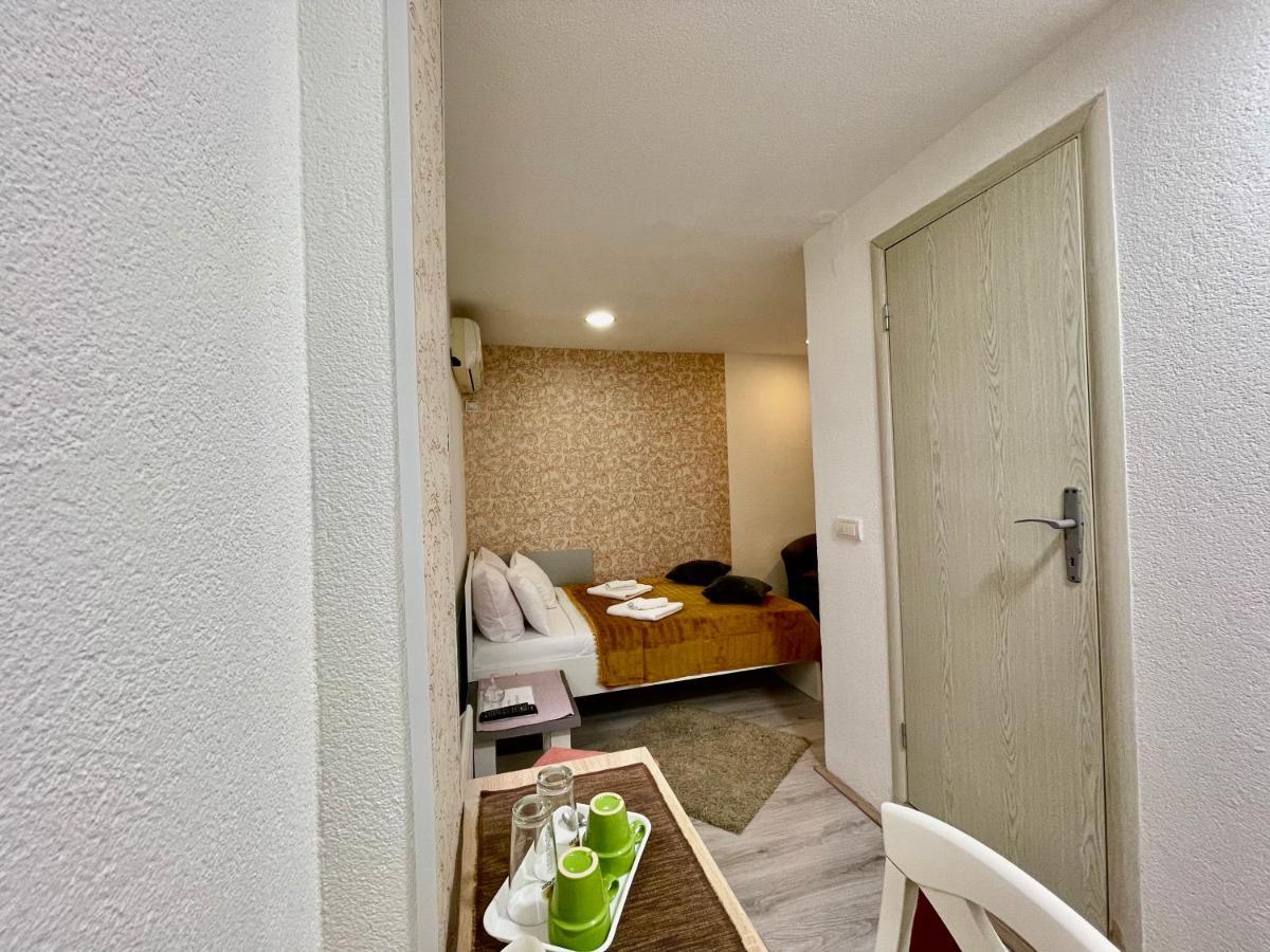Apartmani Aleksandra U Centru Grada Kragujevac Esterno foto