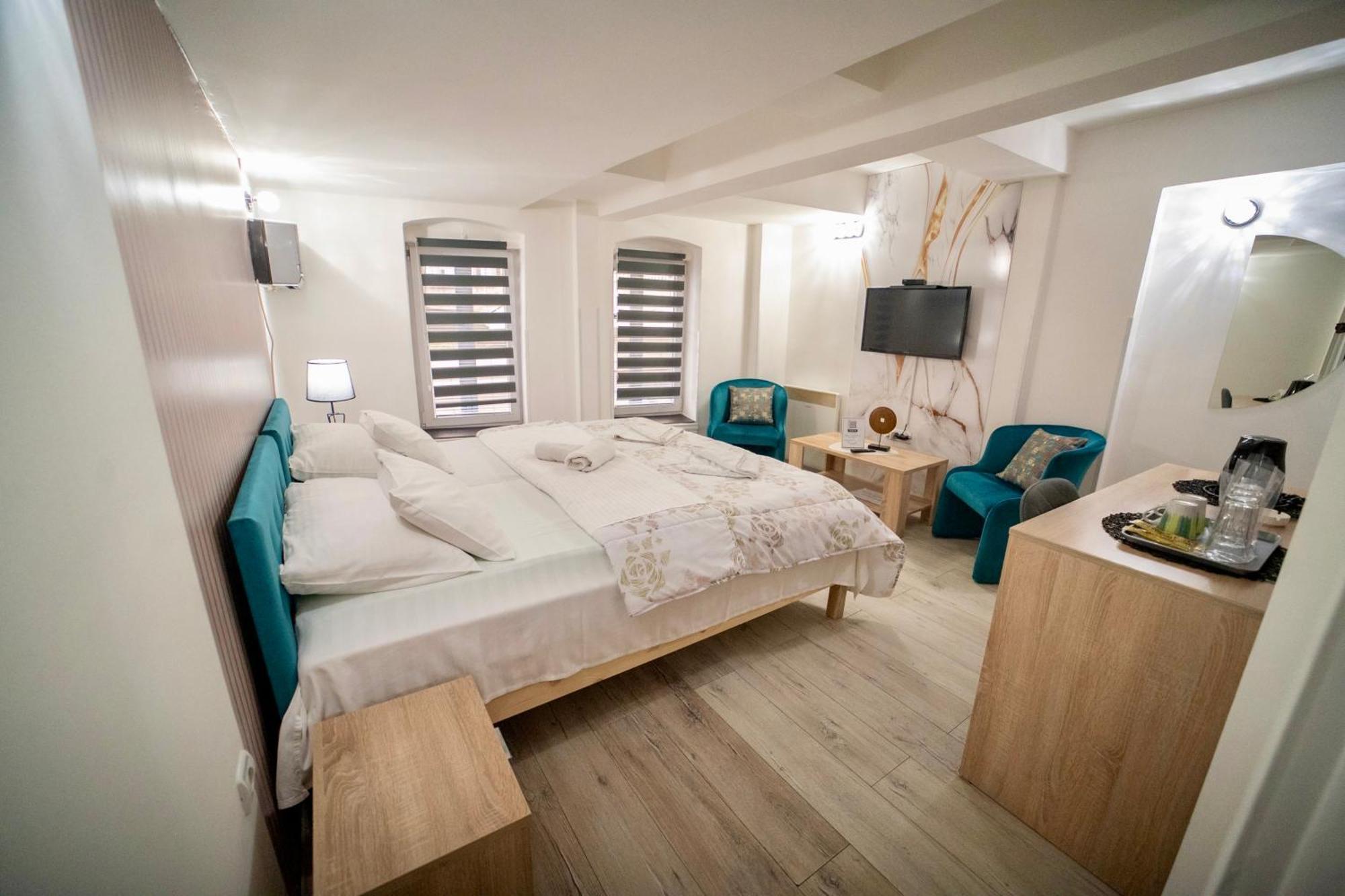 Apartmani Aleksandra U Centru Grada Kragujevac Esterno foto