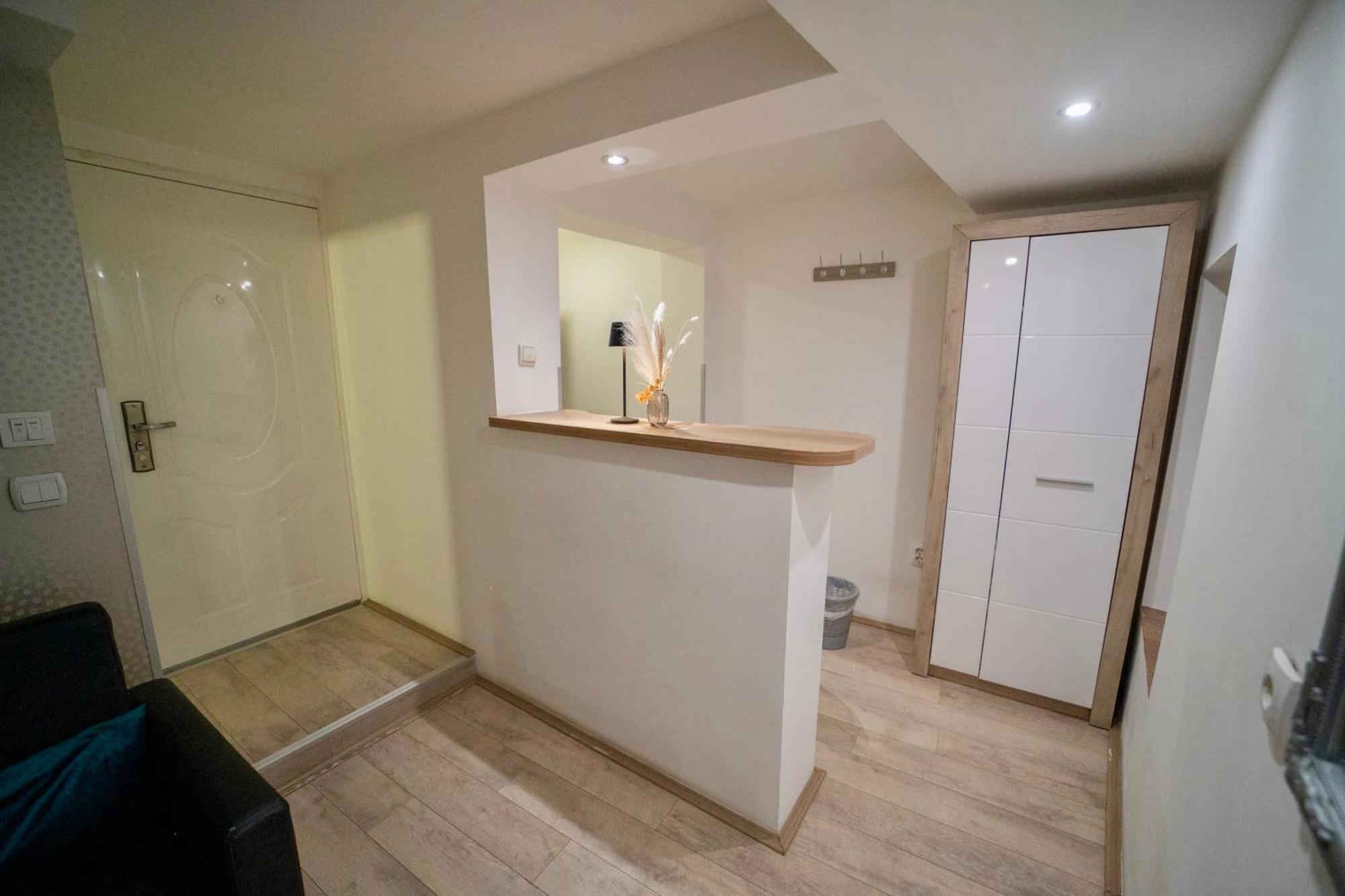 Apartmani Aleksandra U Centru Grada Kragujevac Esterno foto