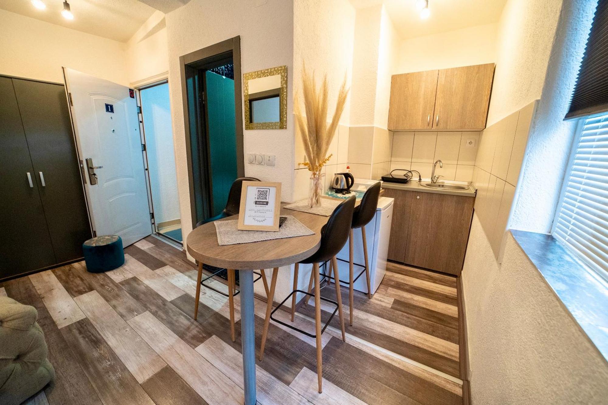 Apartmani Aleksandra U Centru Grada Kragujevac Esterno foto