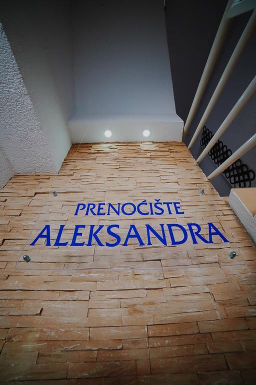 Apartmani Aleksandra U Centru Grada Kragujevac Esterno foto